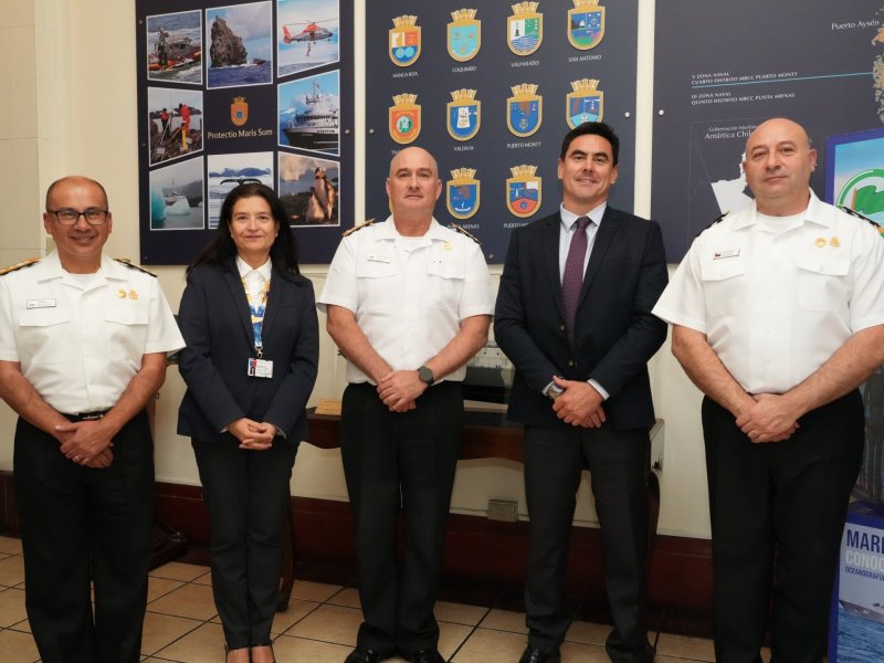 Subsecretario de Pesca y Acuicultura sostiene reunión junto a la Autoridad Marítima y Sernapesca para reforzar la coordinación interinstitucional en el combate a la pesca ilegal
