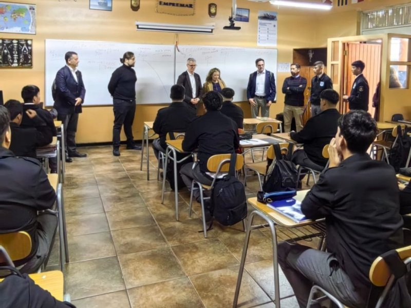 Delegación de la Universidad Marítima Mundial visitó Chile para fortalecer formación marítima y cooperación internacional