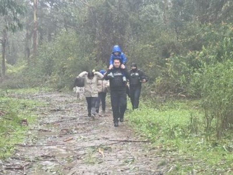 Capitanía de Puerto de Talcahuano rescata a una familia aislada en Caleta Tumbes